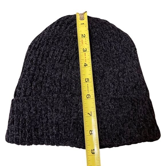 The Winter Brand Chenille Beanie • NWT